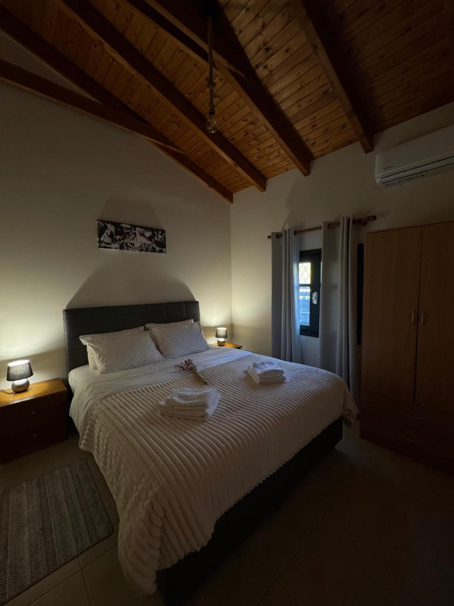 Tholos Alexandra'S Beachfront House Kavousi  Bagian luar foto
